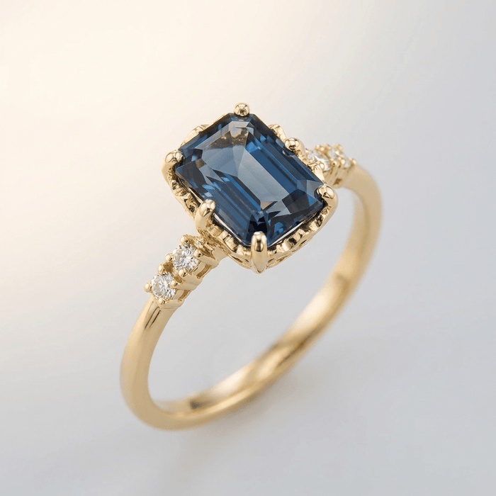 Elegant Sapphire Diamond Ring