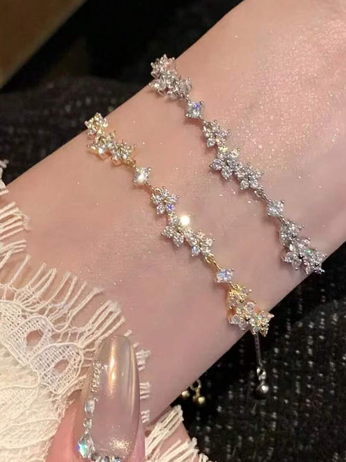 Elegant Floral Adjustable Bracelet