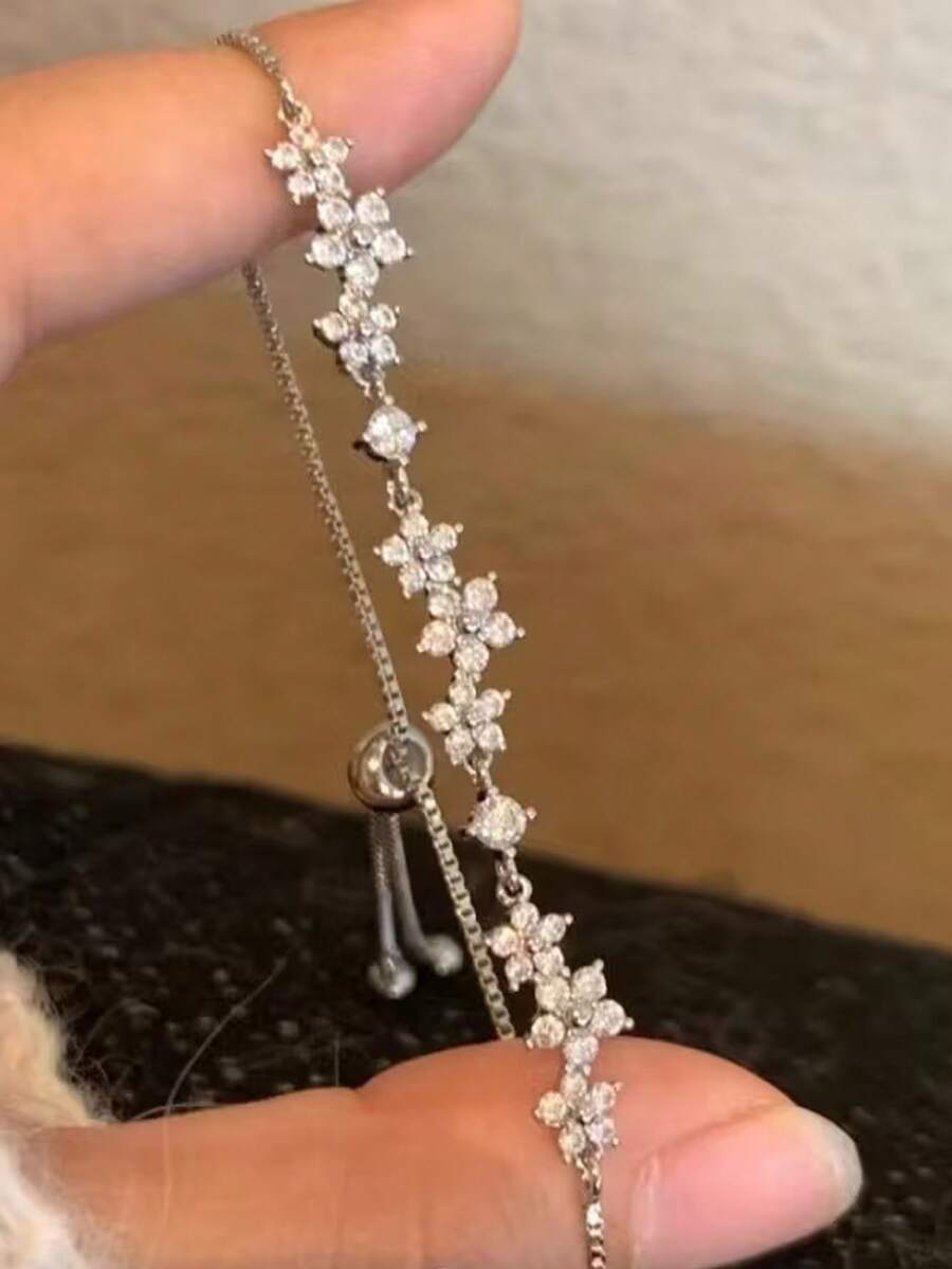 Elegant Floral Adjustable Bracelet