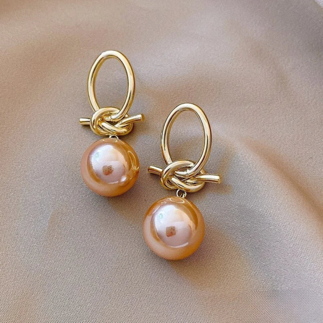 Timeless Dangle Earrings with Pearls