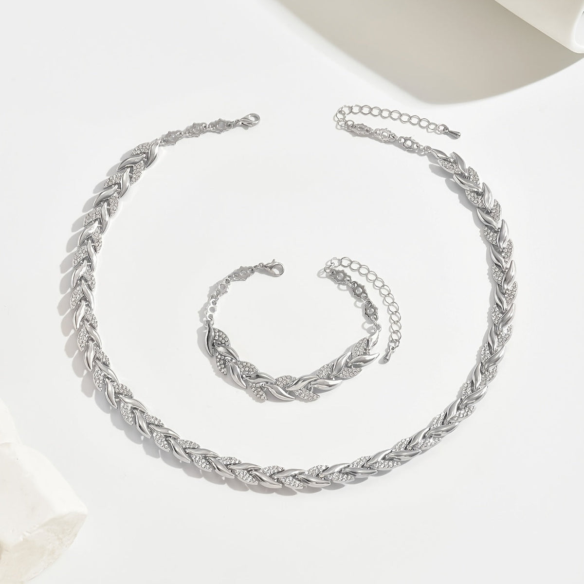 Elegant Fishtail Set with Glass Rhinestones