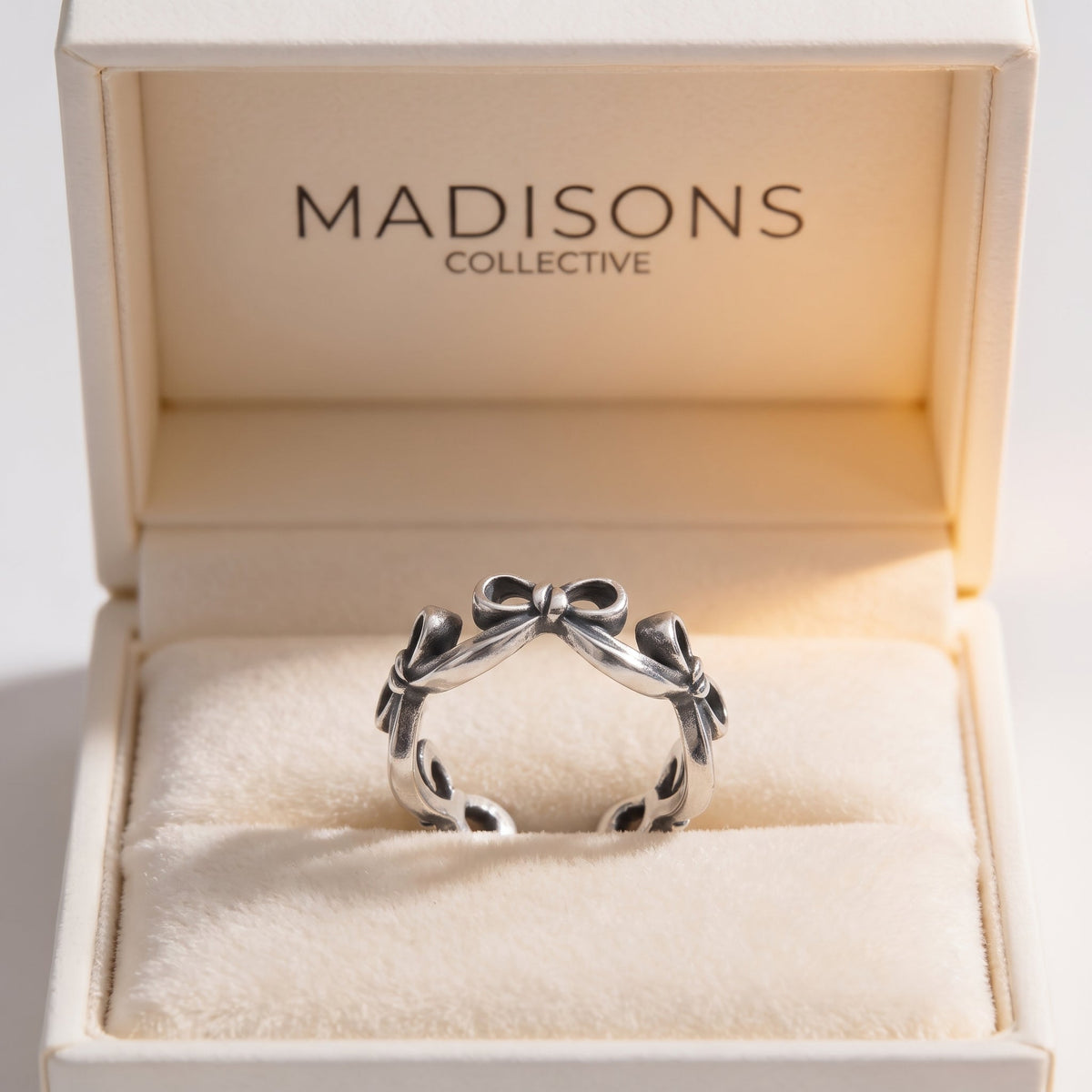 Dainty Bows Ring