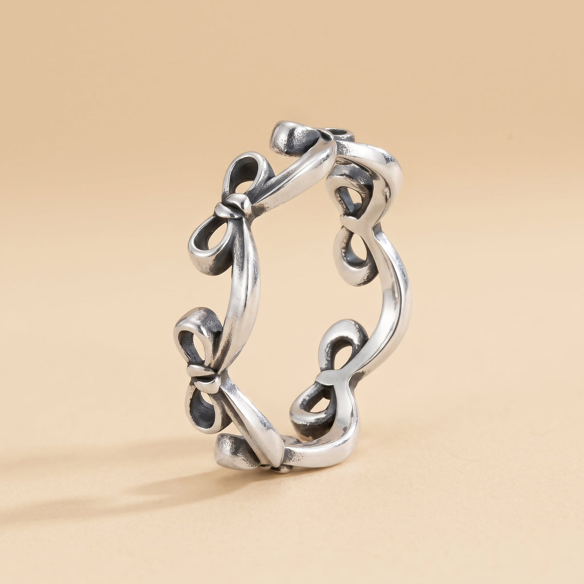 Dainty Bows Ring