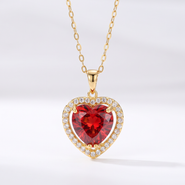 Elegant Gold Pendant Necklace
